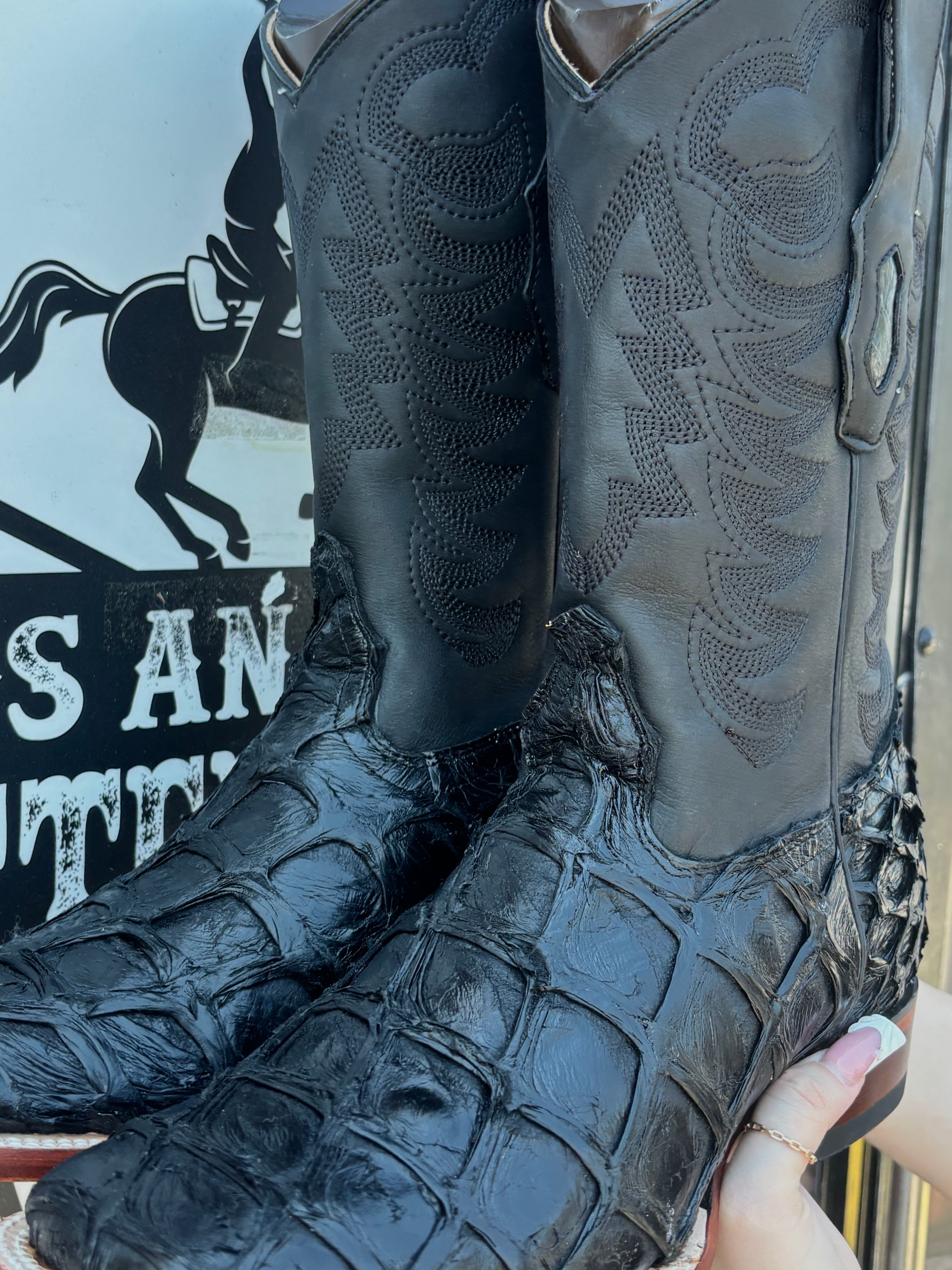 Pirarucu Black Boots